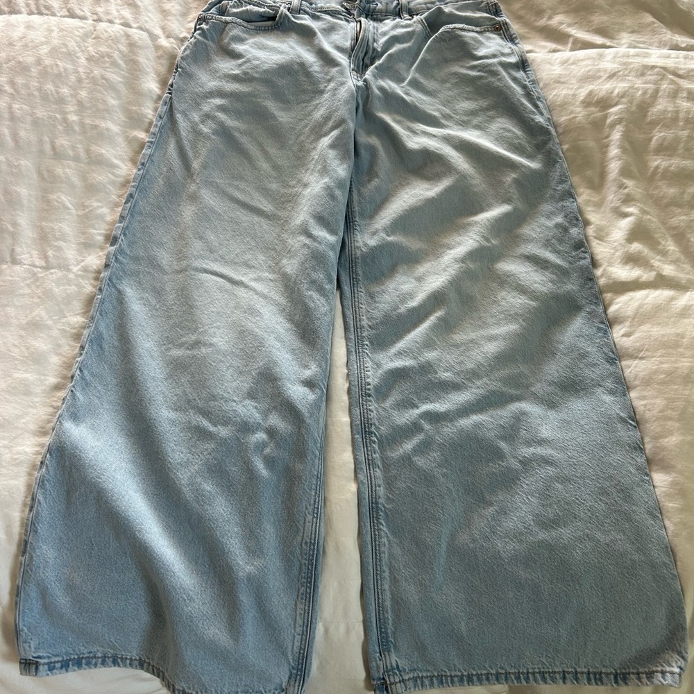 American Eagle Outfitters light Blue wash ultra Wide Leg Jeans